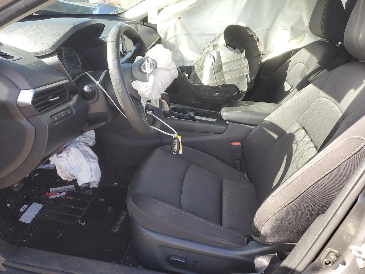 2020 Nissan Altima - Image 7