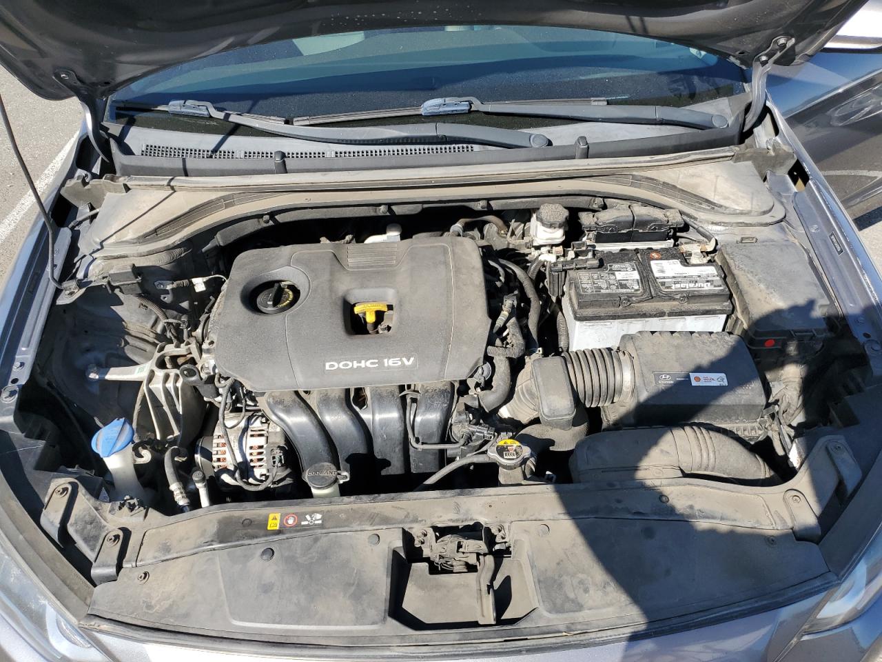 2018 Hyundai Elantra - Image 11