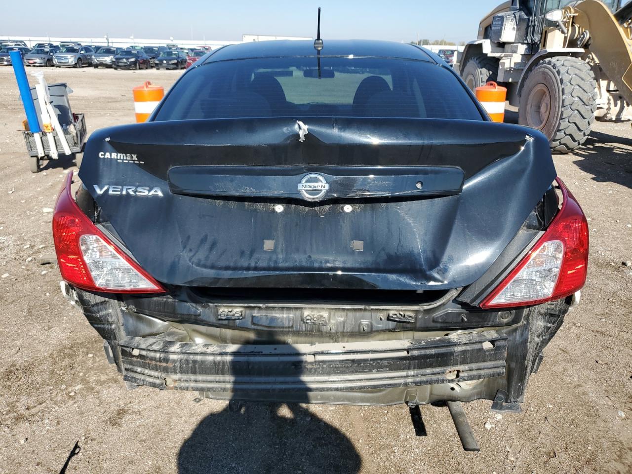 2018 Nissan Versa S VIN: 3N1CN7AP3JL811768 Lot: 77525784