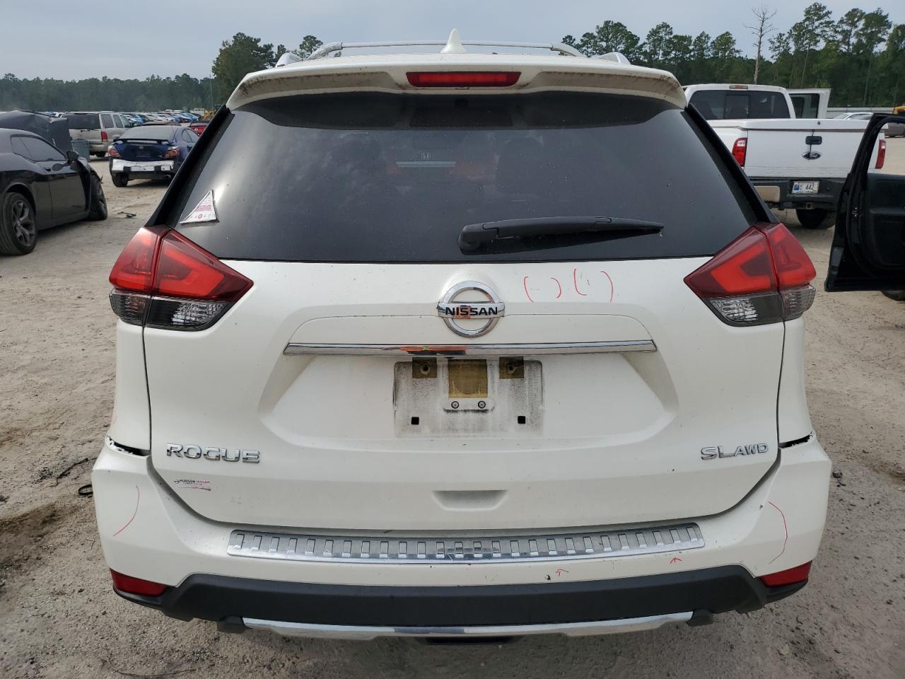 2018 Nissan Rogue S VIN: JN8AT2MV4JW307607 Lot: 73937844