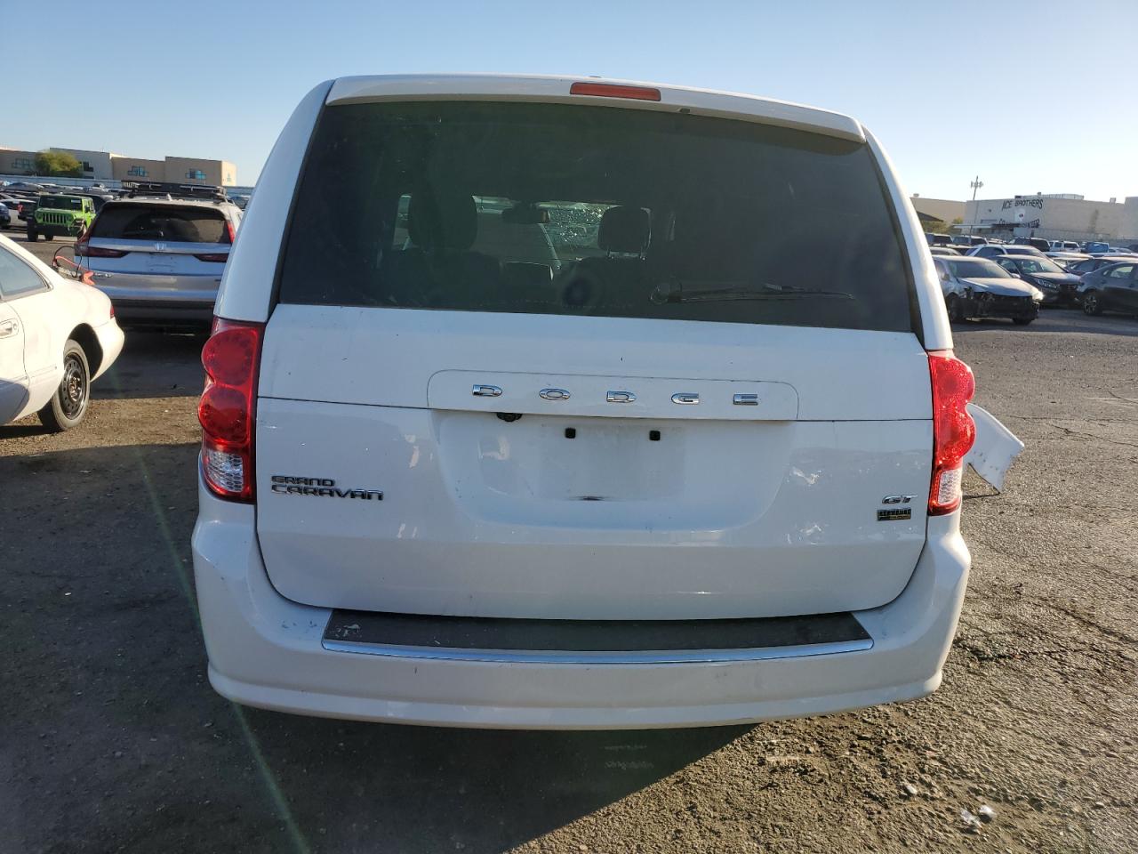 2019 Dodge Caravan - Image 6