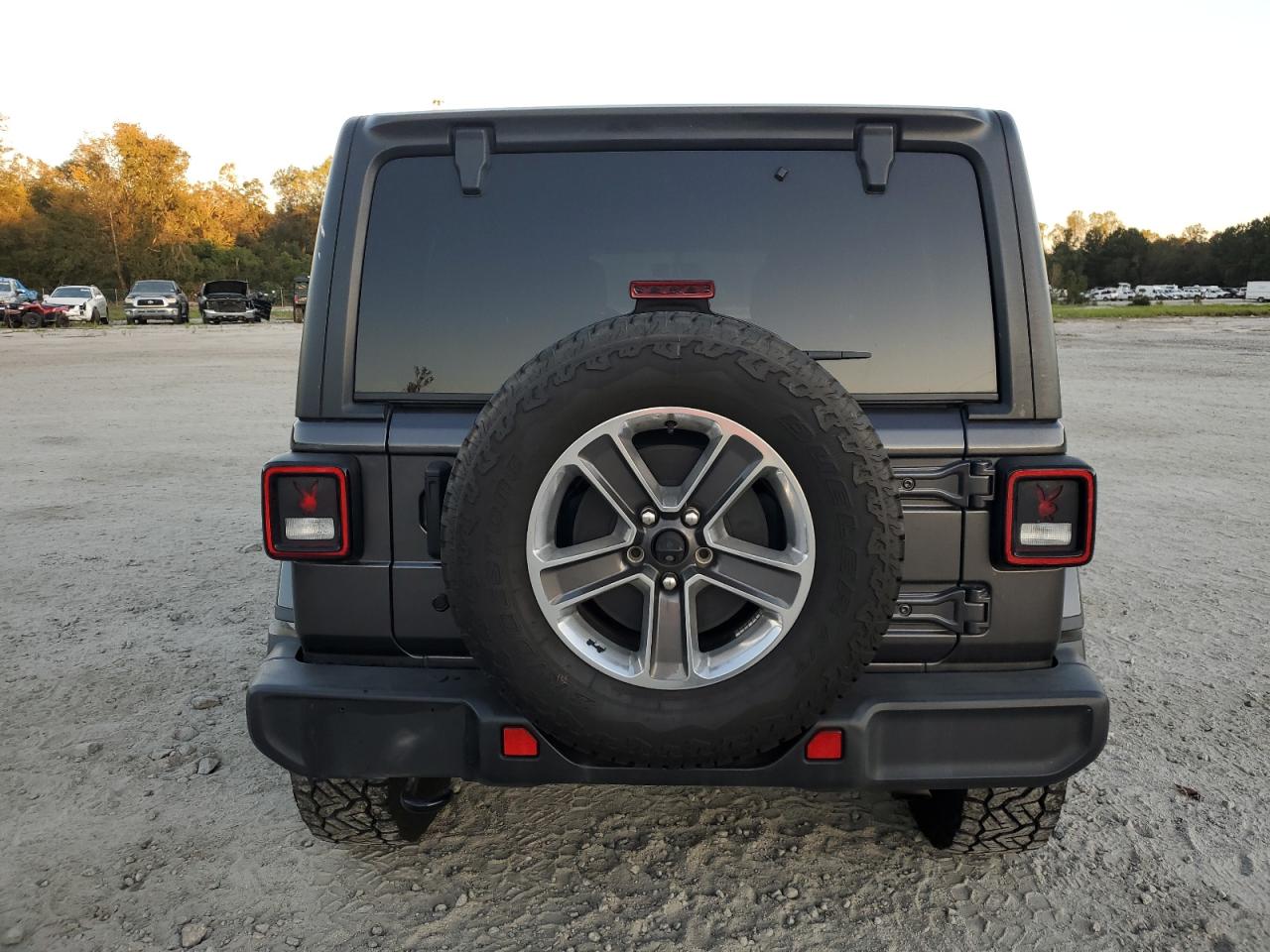 2018 Jeep Wrangler Unlimited Sahara VIN: 1C4HJXEG8JW132596 Lot: 76839614