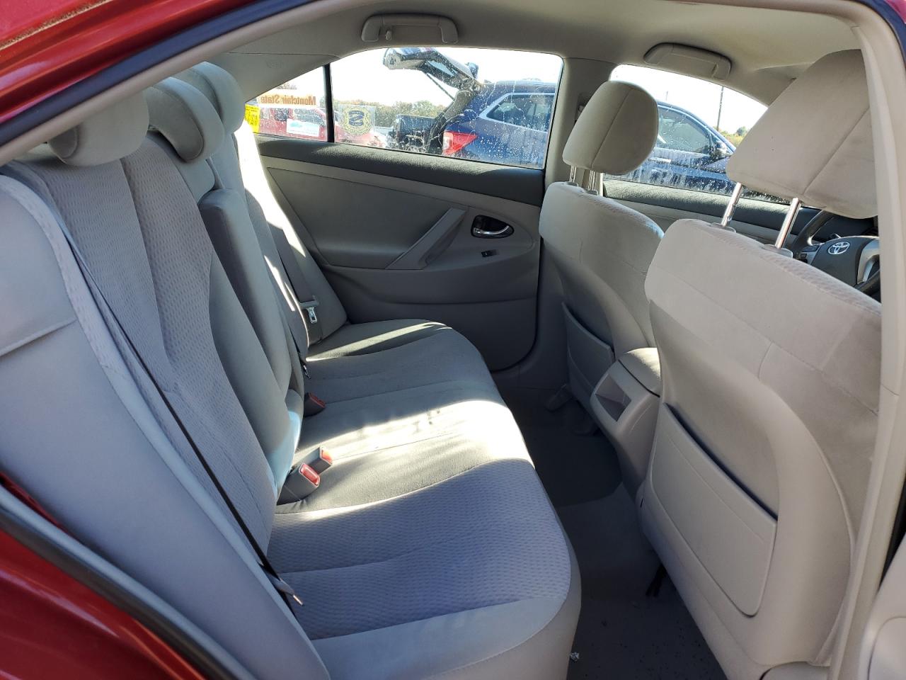 2010 Toyota Camry - Image 10