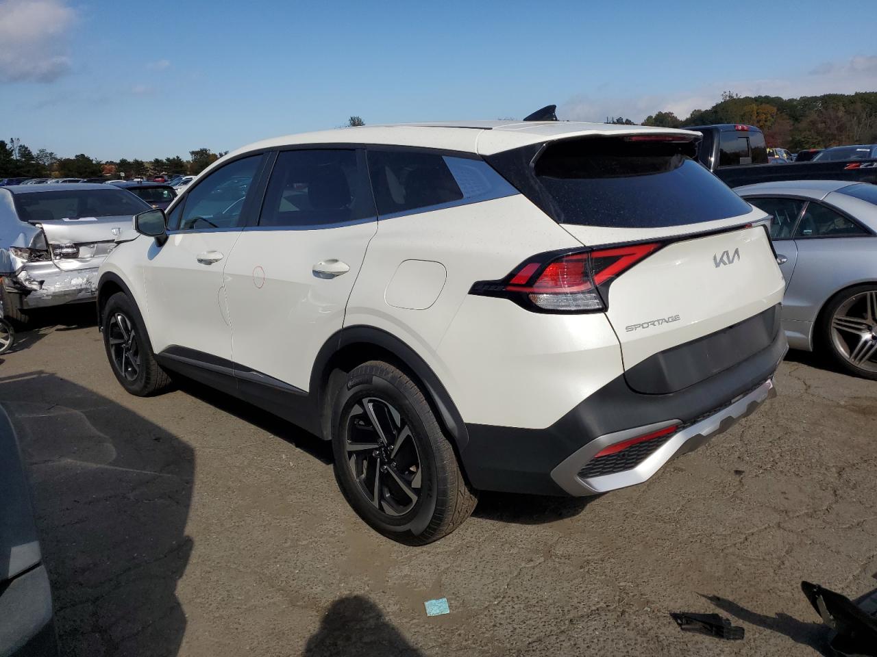 2023 Kia Sportage - Image 2
