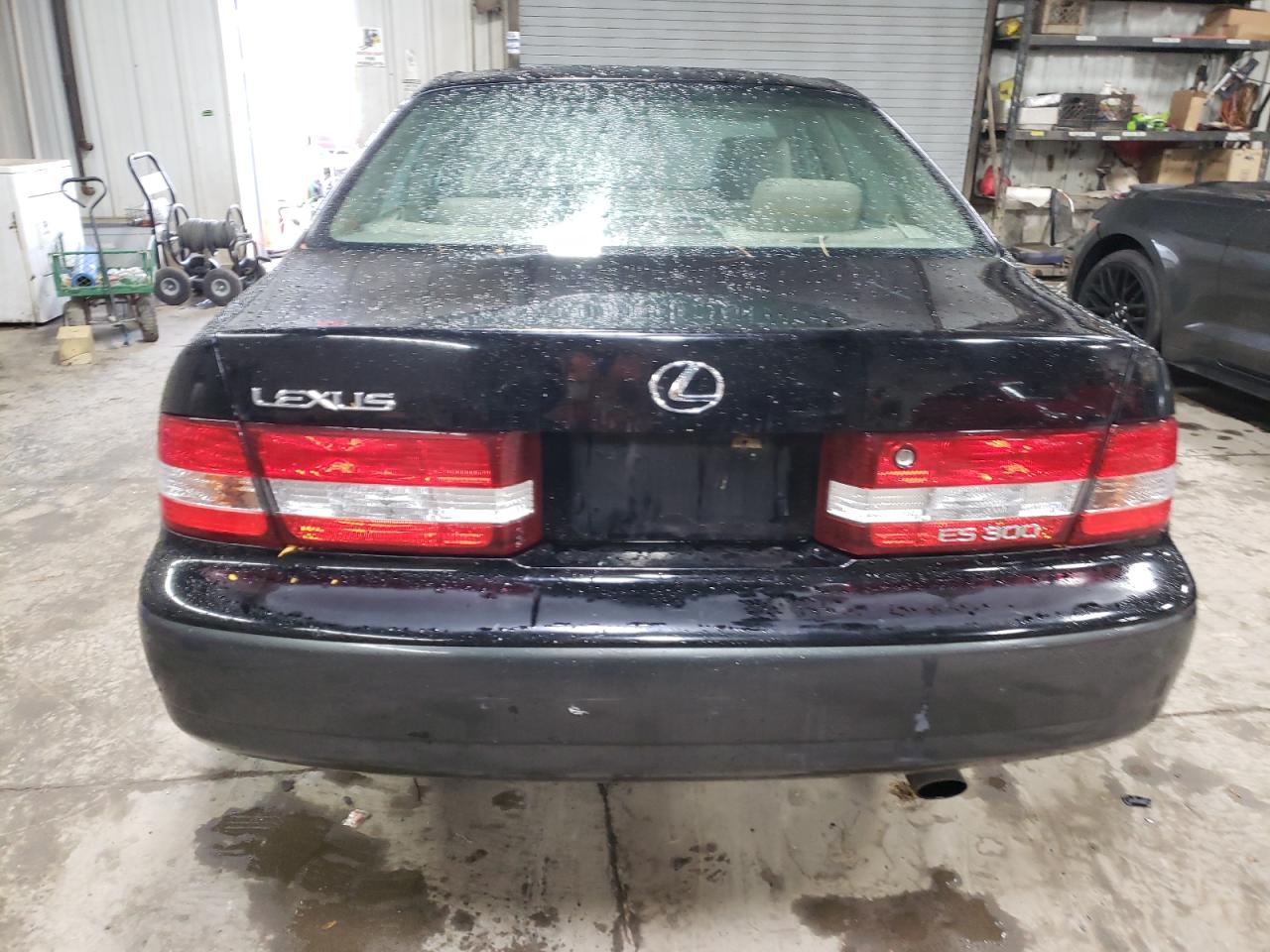 2001 Lexus Es 300 VIN: JT8BF28G810332370 Lot: 76954824