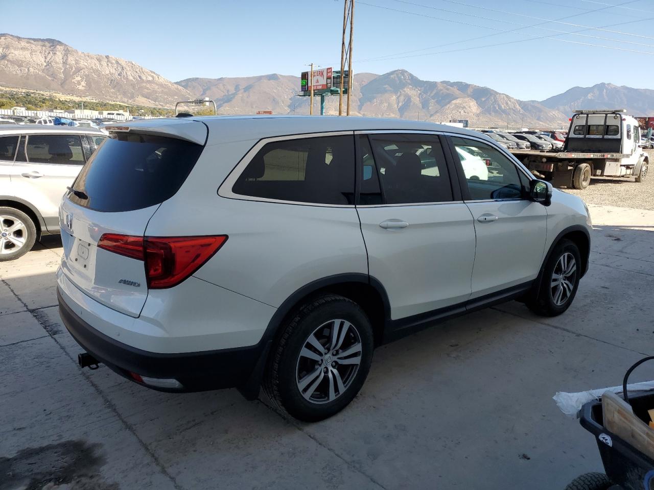 2017 Honda Pilot - Image 3