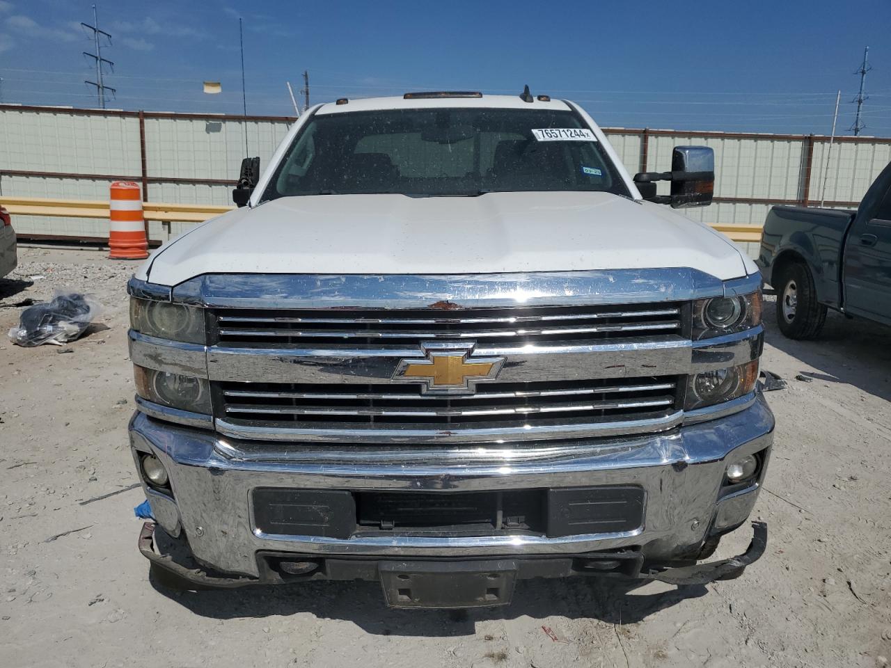2016 Chevrolet Silverado - Image 5