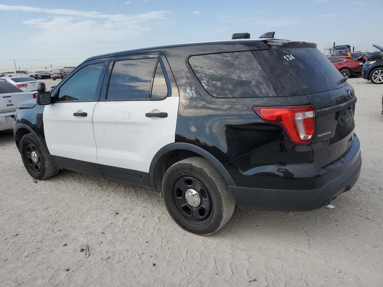 1FM5K8AR7HGA36441 2017 FORD EXPLORER - Image 2