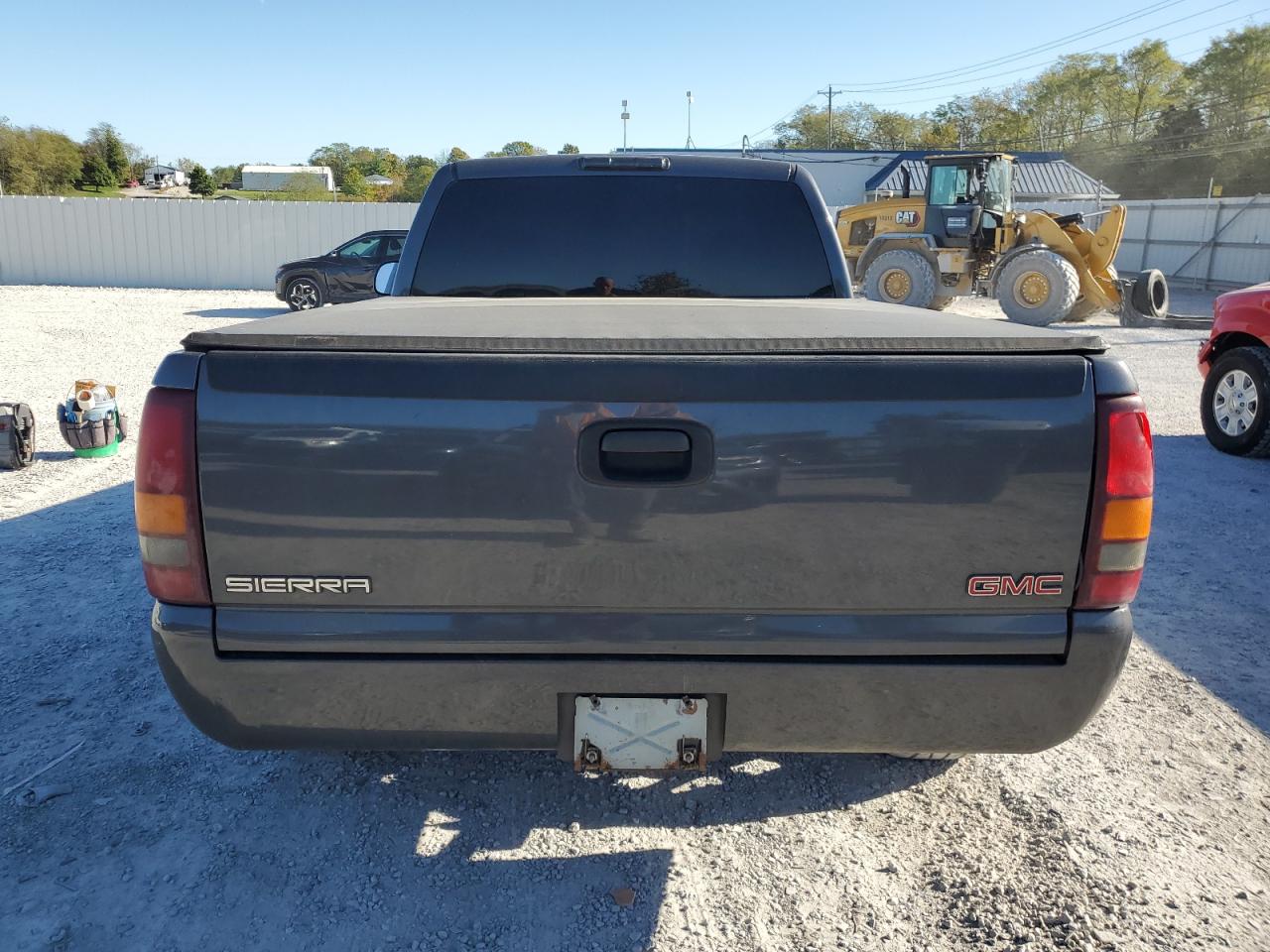 2001 GMC Sierra - Image 6