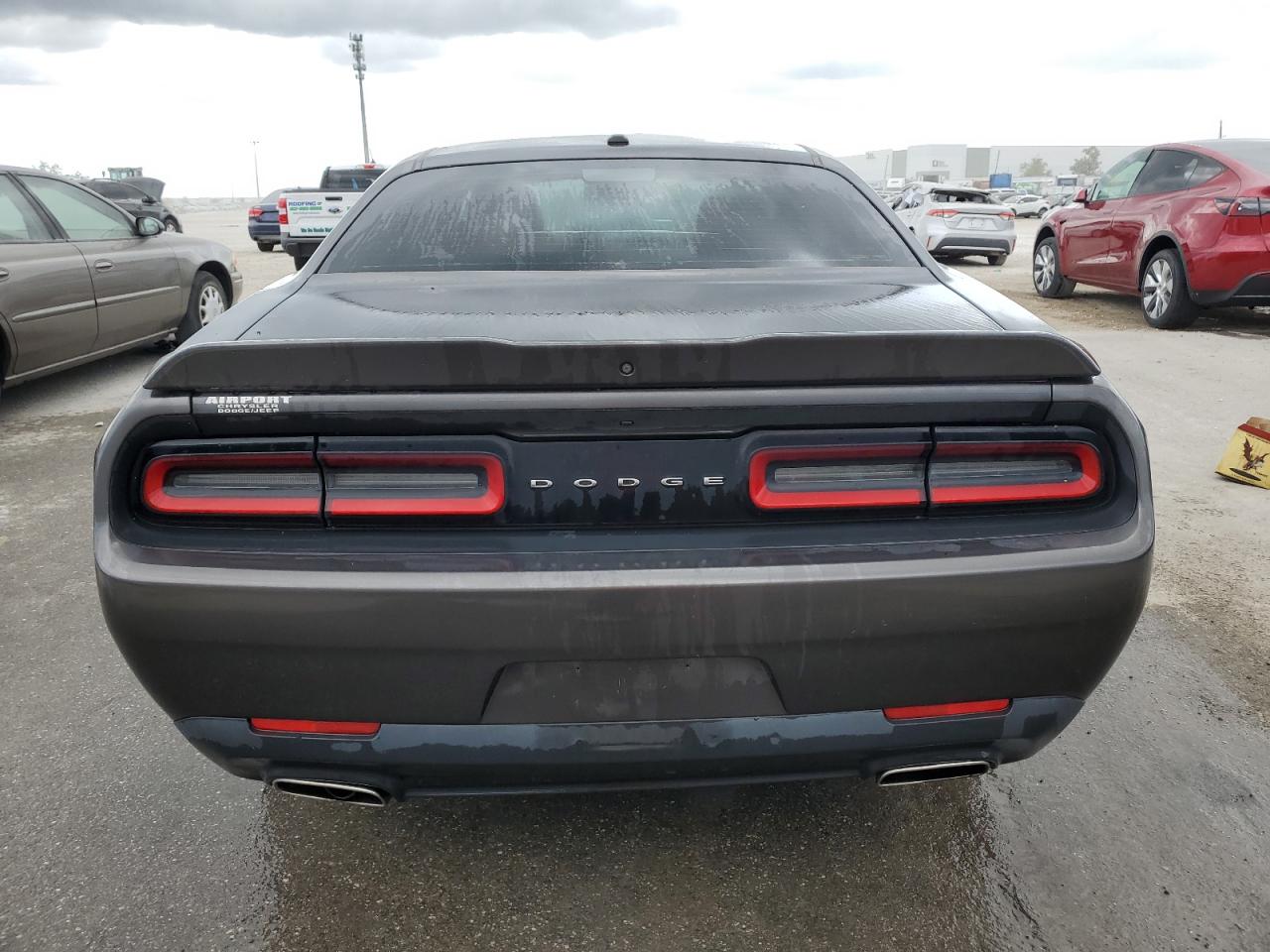 2C3CDZAG7KH694240 2019 Dodge Challenger Sxt