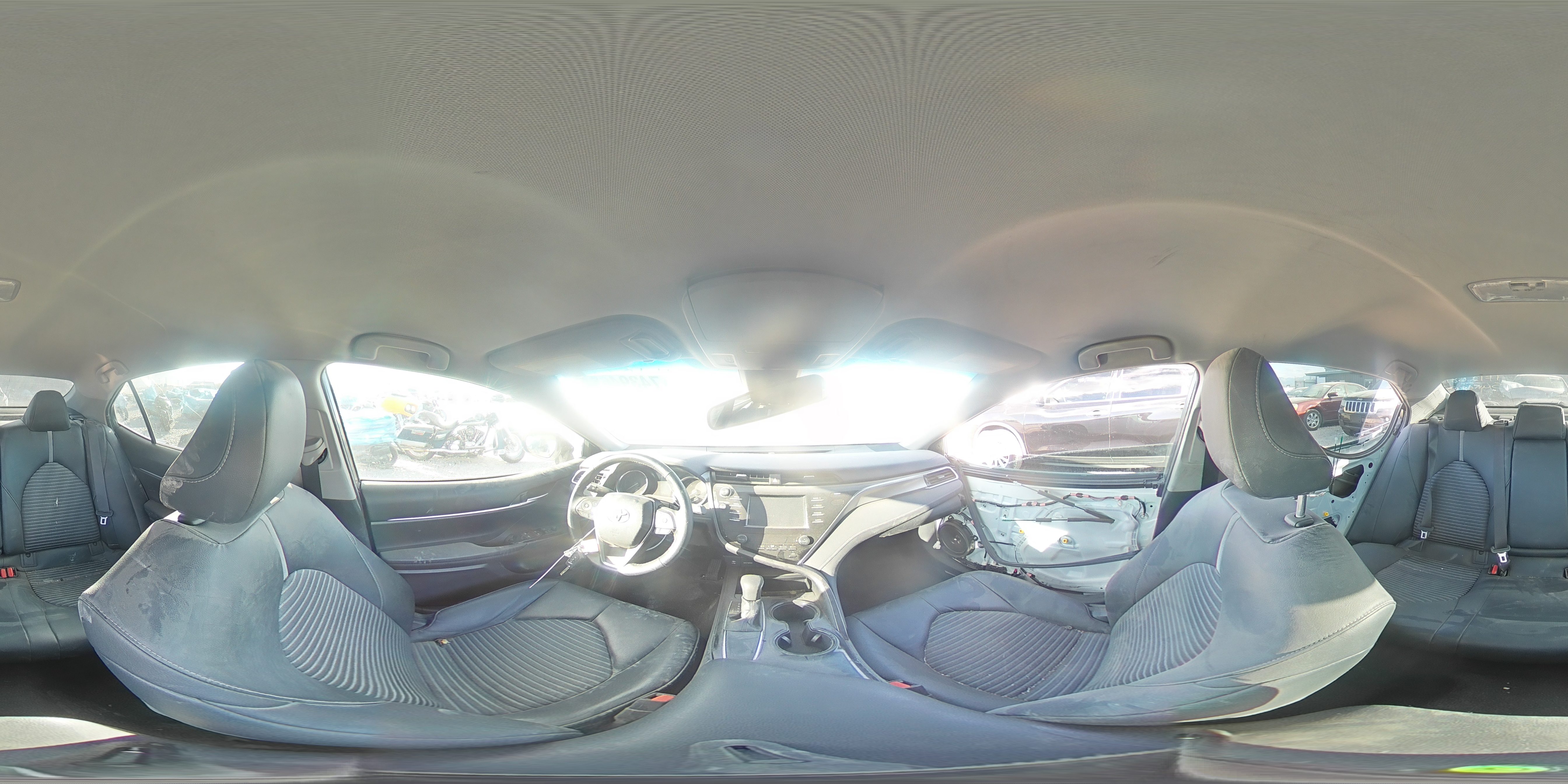 2018 Toyota Camry - Image 13