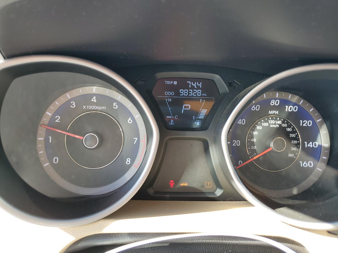2013 Hyundai Elantra - Image 9