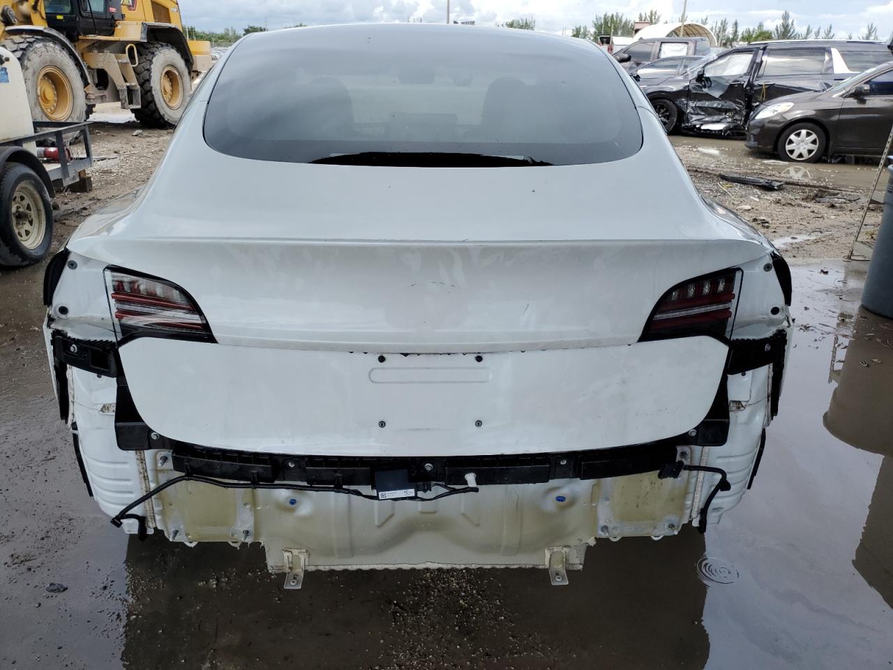 5YJ3E1EB2JF097963 2018 Tesla Model 3