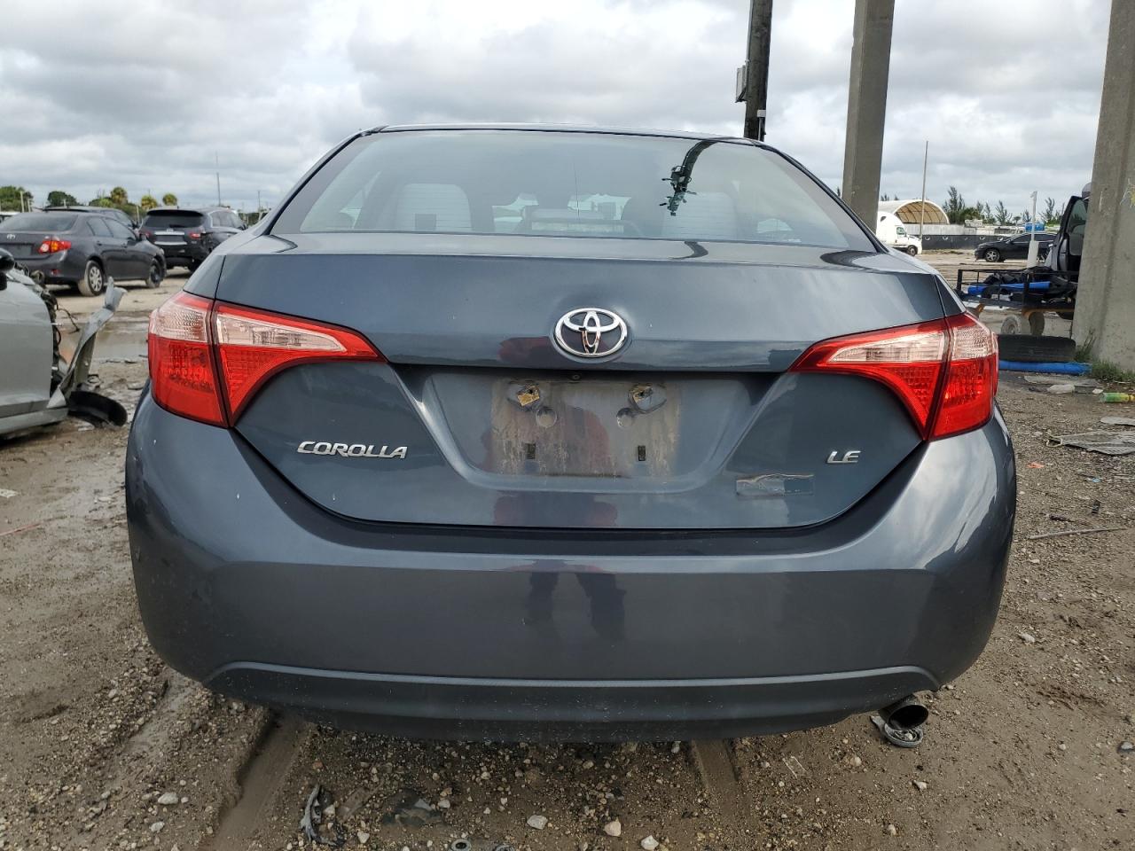 VIN 2T1BURHE1JC030763 2018 TOYOTA COROLLA no.6