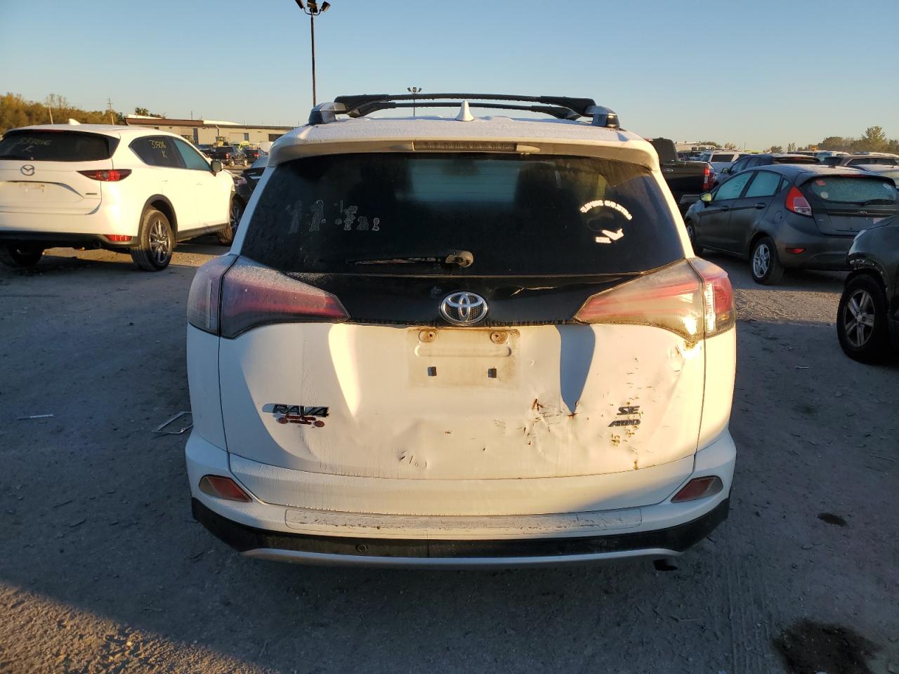 VIN JTMJFREV4GJ069967 2016 TOYOTA RAV4 no.6