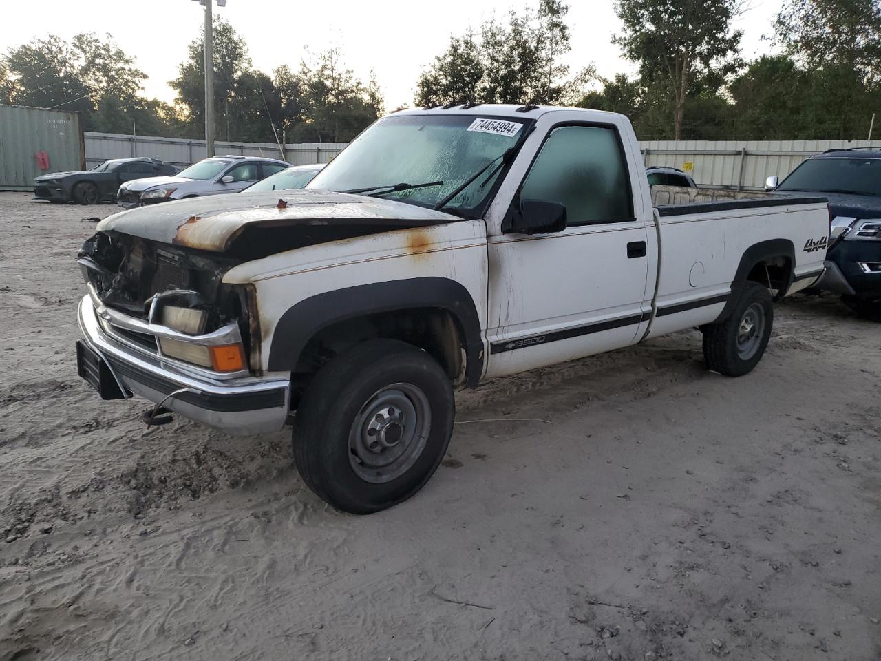 2000 Chevrolet GMT-400 - Image 1