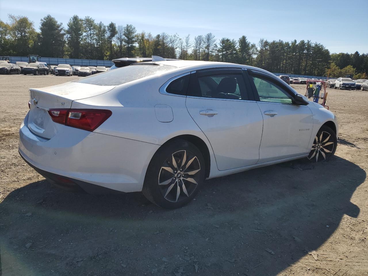 2018 Chevrolet Malibu - Image 3
