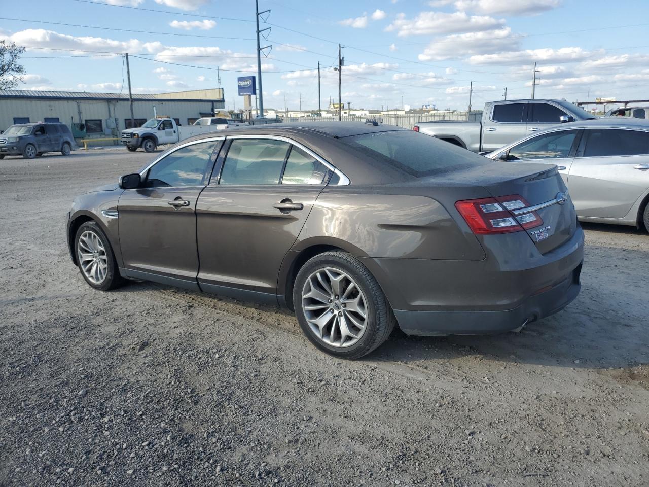 2016 Ford Taurus - Image 2