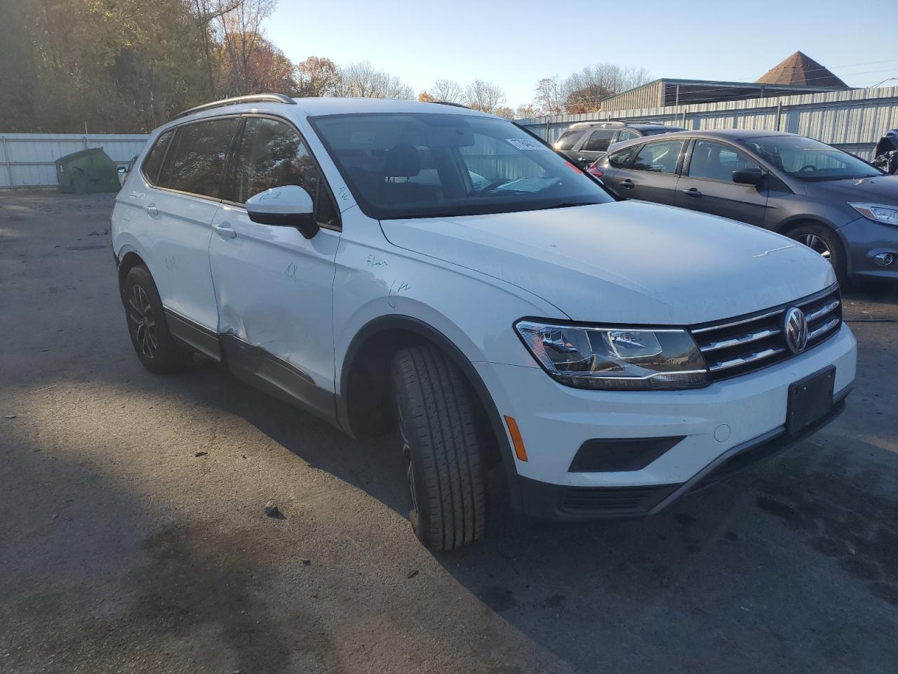 2021 Volkswagen Tiguan - Image 4