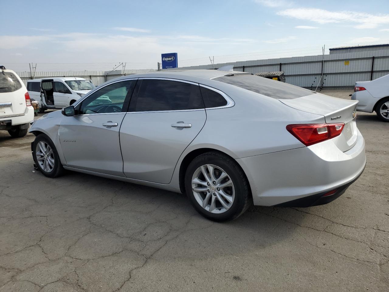 VIN 1G1ZD5STXJF152715 2018 CHEVROLET MALIBU no.2