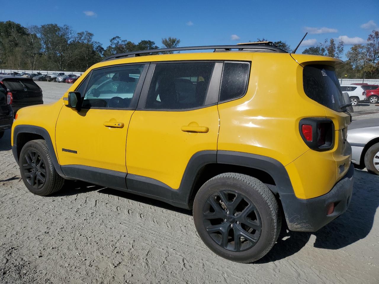 2017 Jeep Renegade - Image 2