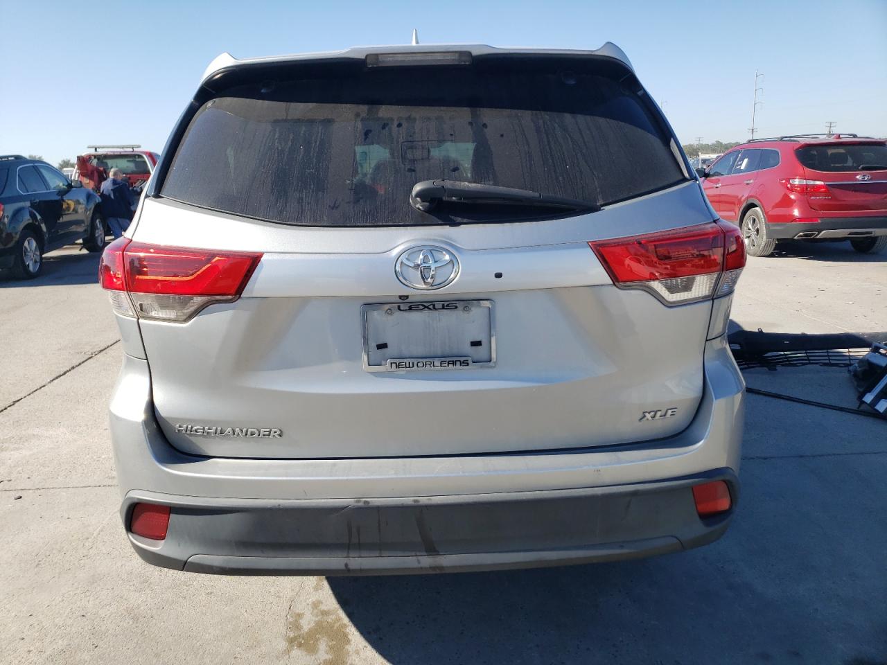 5TDKZRFH5HS526035 2017 Toyota Highlander Se