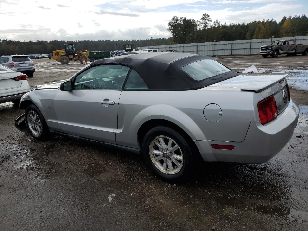 2009 Ford Mustang - Image 2