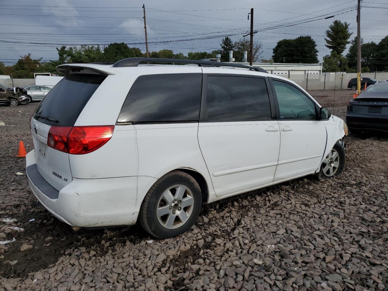 2009 Toyota Sienna - Image 3