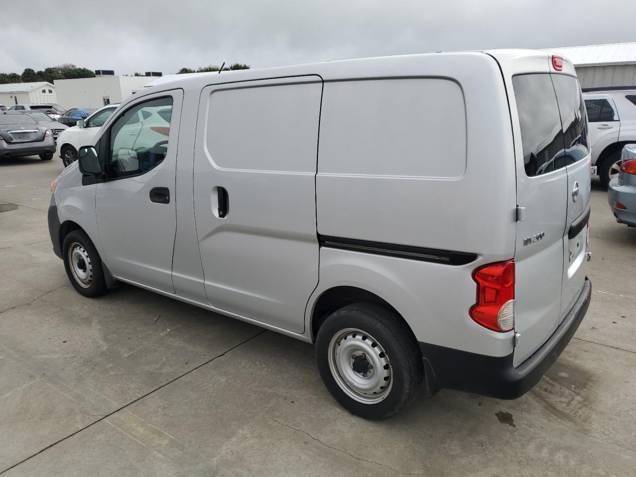 VIN 3N6CM0KN8FK704634 2015 NISSAN NV no.2