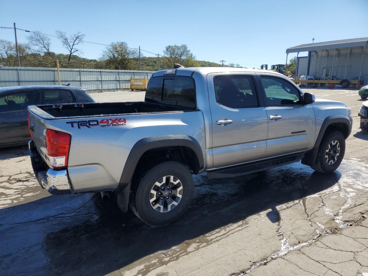 2017 Toyota Tacoma - Image 3
