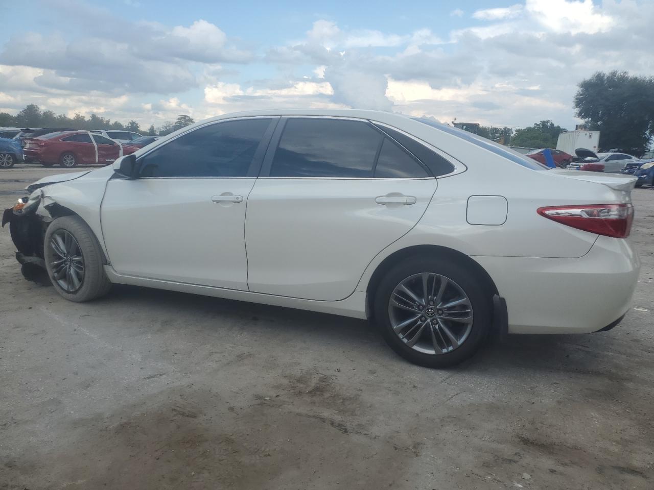 4T1BF1FK7HU290615 2017 TOYOTA CAMRY - Image 2