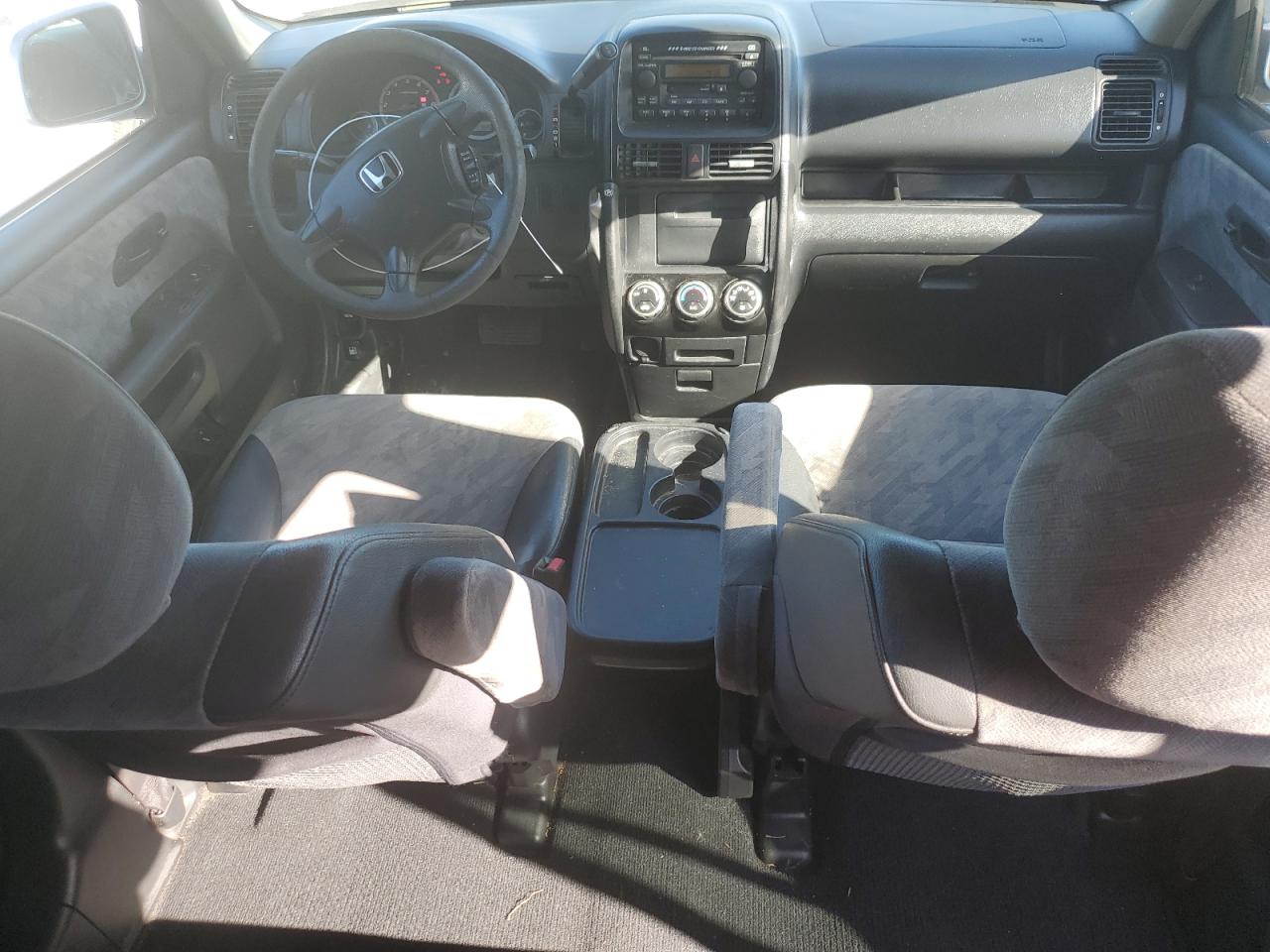 2004 Honda CR-V - Image 9
