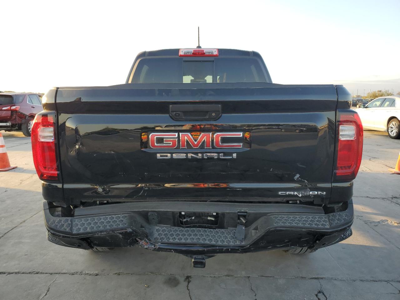 2023 GMC Canyon Denali VIN: 1GTP6FEK8P1164692 Lot: 77033234