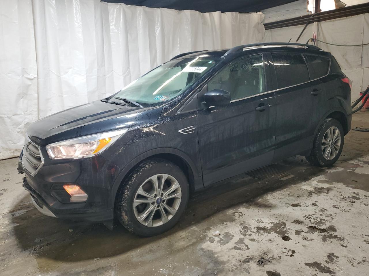 1FMCU9GD0JUC00266 2018 FORD ESCAPE - Image 1