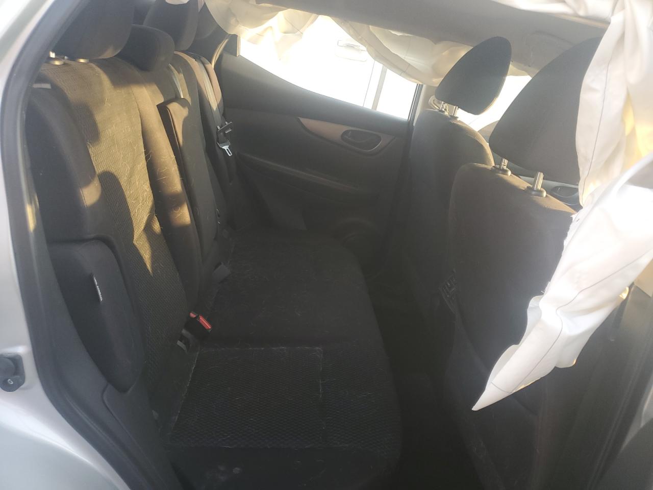 2021 Nissan Rogue - Image 12