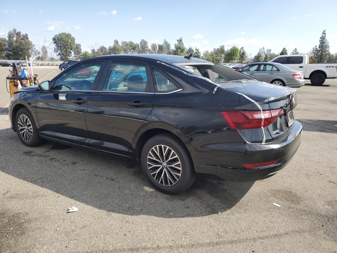 2021 Volkswagen Jetta - Image 2