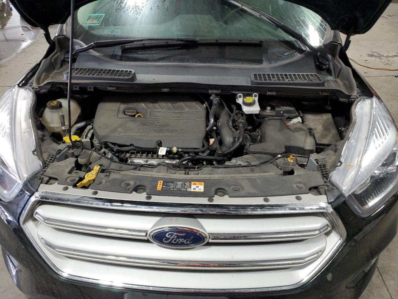 1FMCU9HD8JUC70581 2018 Ford Escape Sel