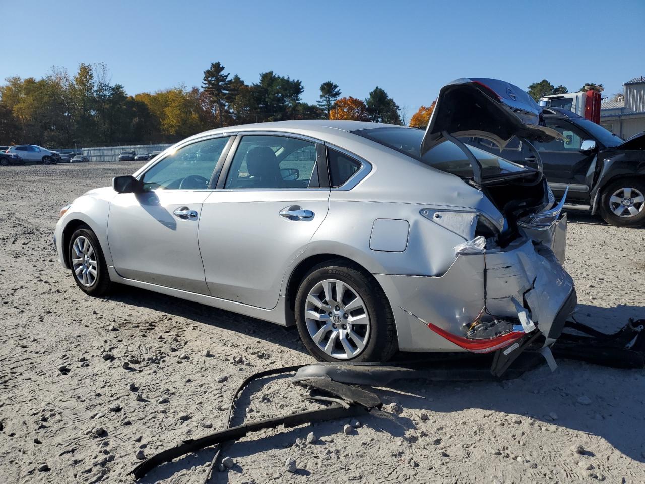 2016 Nissan Altima - Image 2