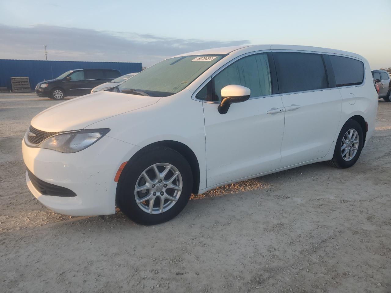 2018 Chrysler Pacifica - Image 1