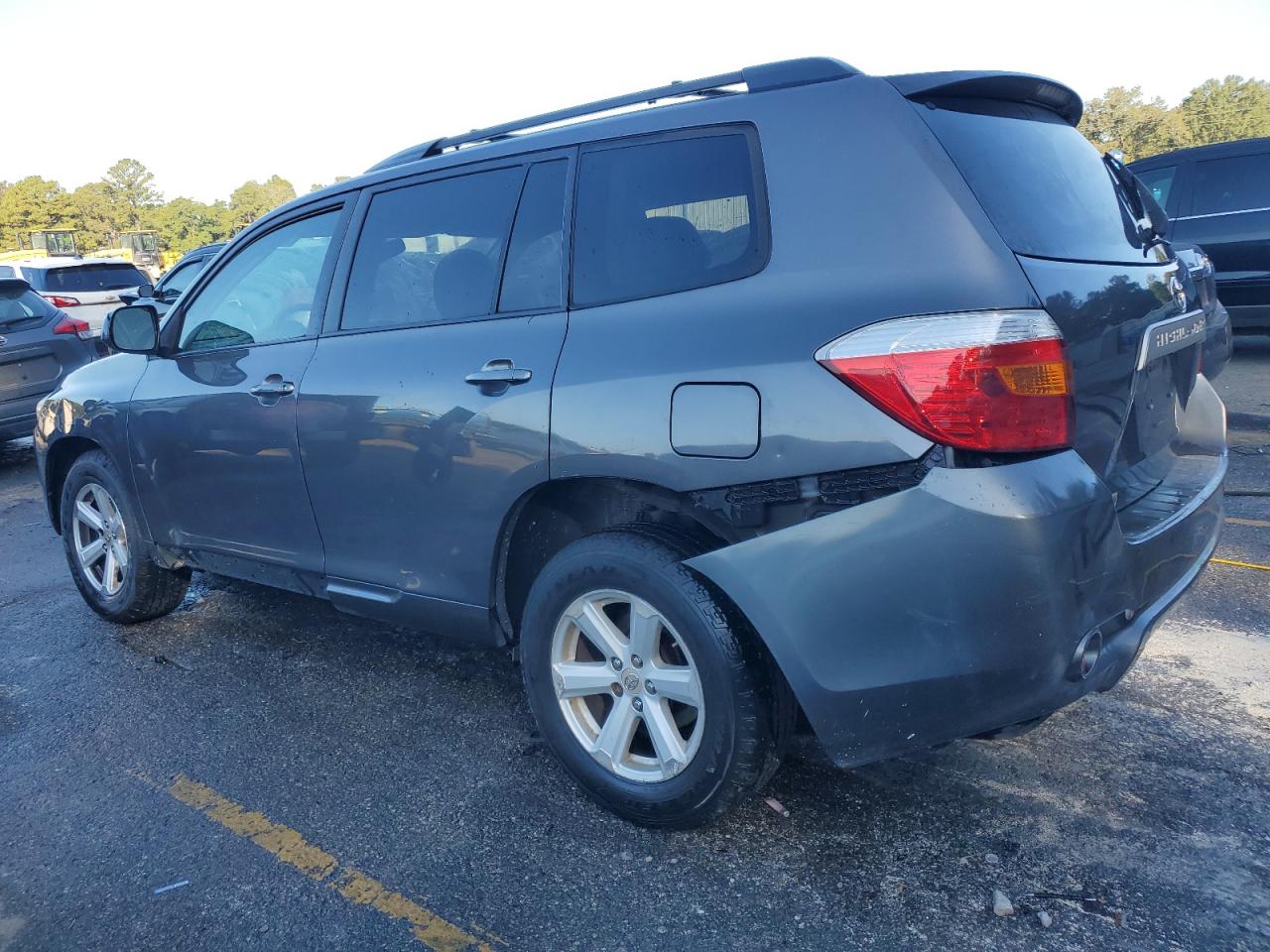 2010 Toyota Highlander - Image 2
