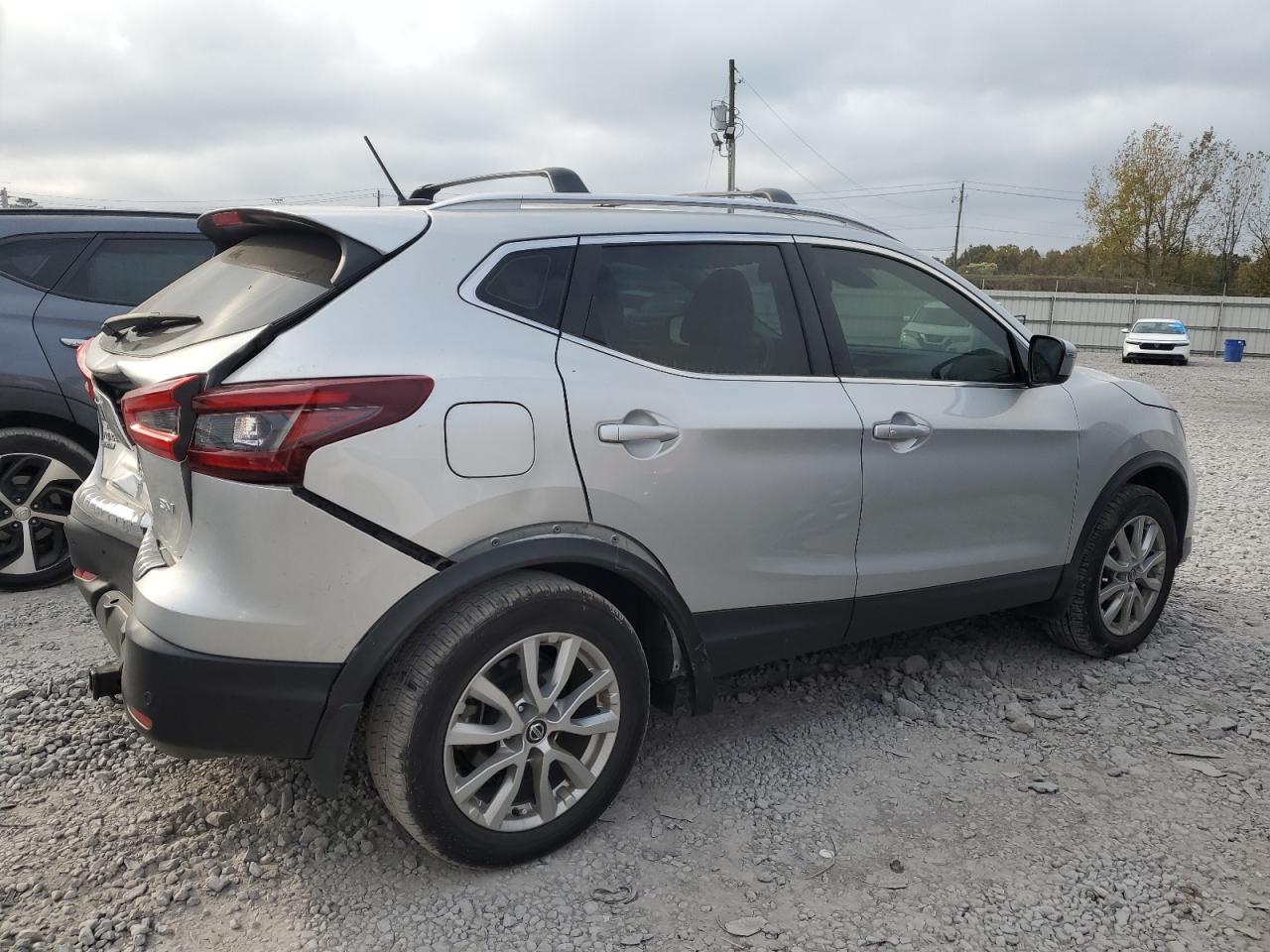 2020 Nissan Rogue - Image 3
