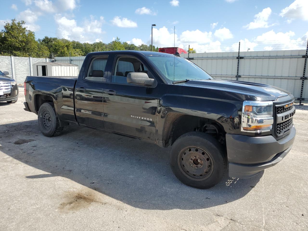 2017 Chevrolet Silverado - Image 4