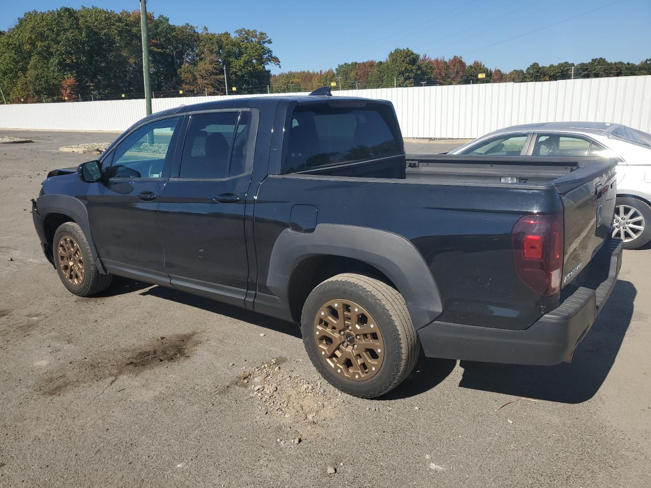 2021 Honda Ridgeline - Image 2
