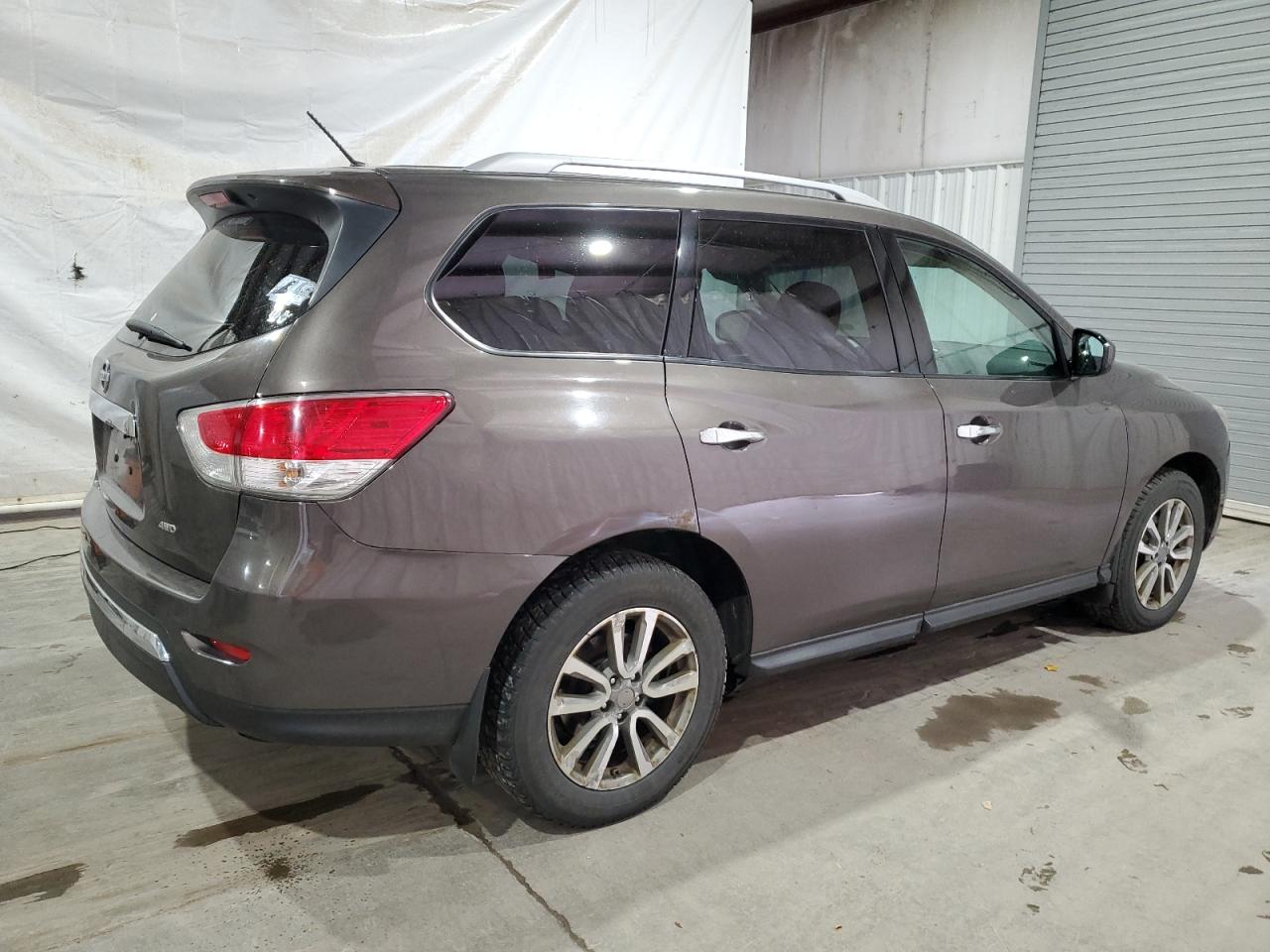 2016 Nissan Pathfinder - Image 3
