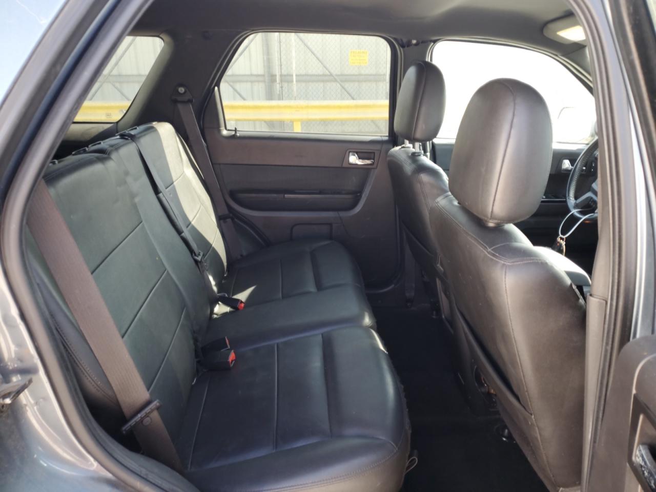 2011 Ford Escape - Image 11