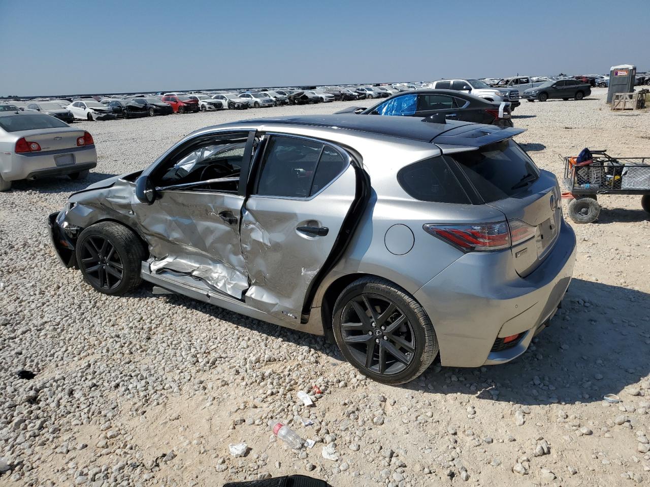 2016 Lexus CT - Image 2
