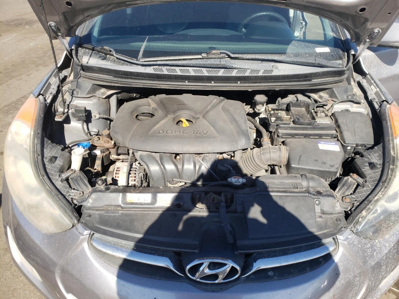 2012 Hyundai Elantra - Image 11