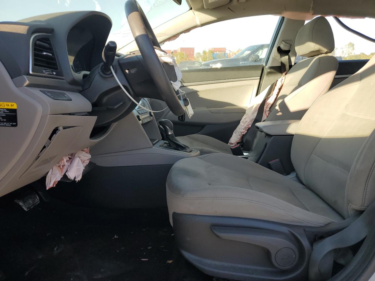 2017 Hyundai Elantra - Image 7