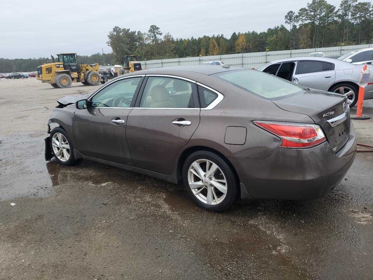 2015 Nissan Altima - Image 2