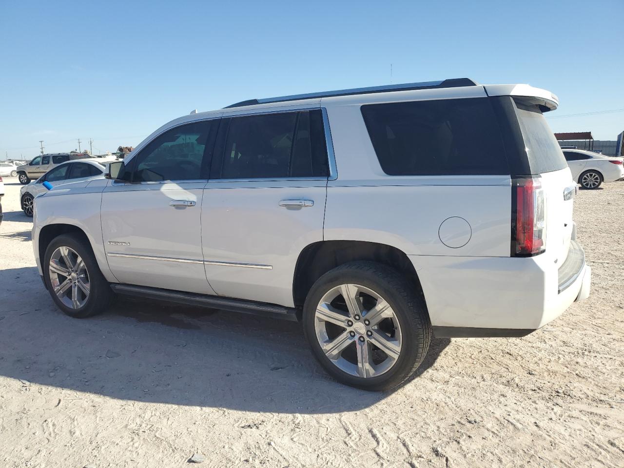 2017 GMC Yukon - Image 2